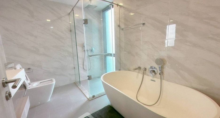 For rent 3 bedrooms condo in Watthana, Bangkok