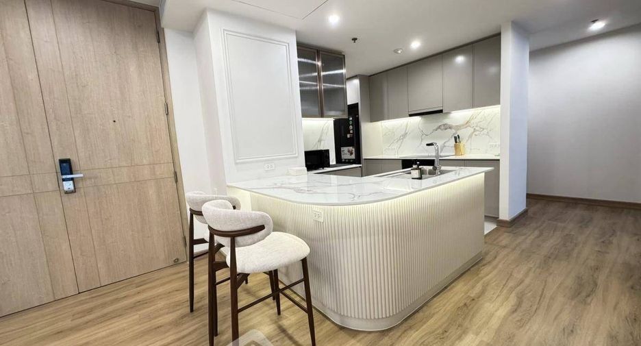 For rent 3 bedrooms condo in Bang Rak, Bangkok