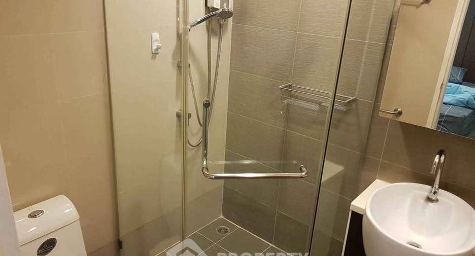 For rent 3 bedrooms condo in Phra Khanong, Bangkok