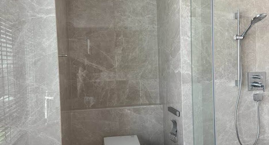 Condo en alquiler de 2 habitaciones en Pathum Wan, Bangkok