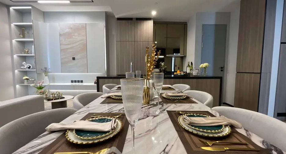 Condo en alquiler de 3 habitaciones en Watthana, Bangkok