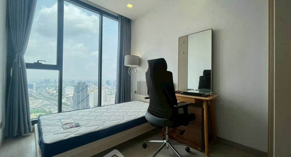 Condo en alquiler de 2 habitaciones en Huai Khwang, Bangkok