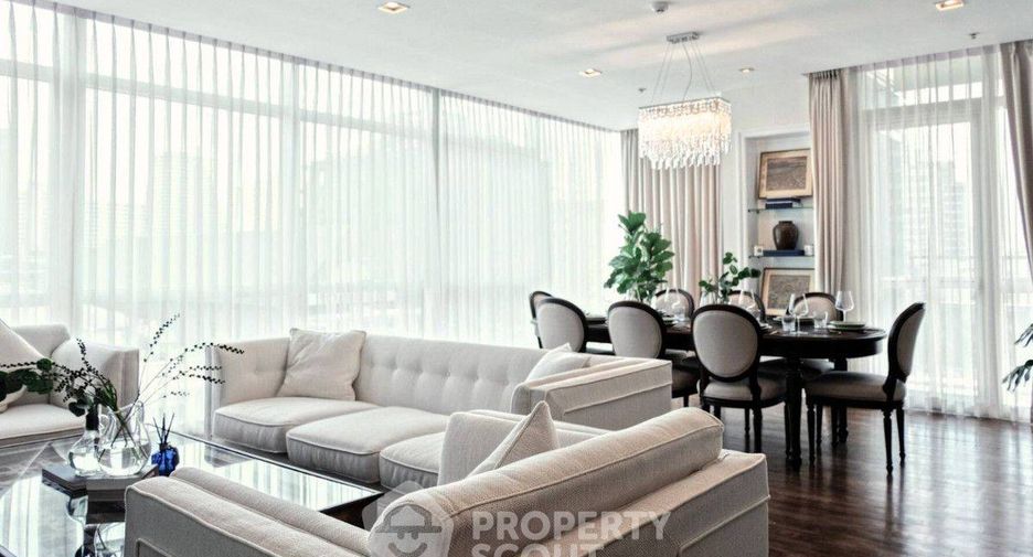 For rent 4 bedrooms condo in Pathum Wan, Bangkok