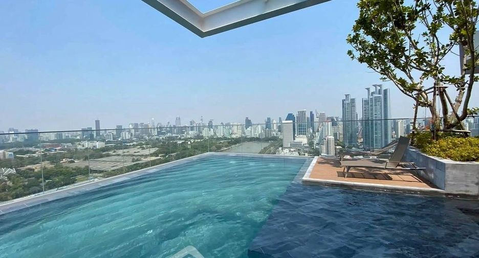 For rent 2 bedrooms condo in Khlong Toei, Bangkok