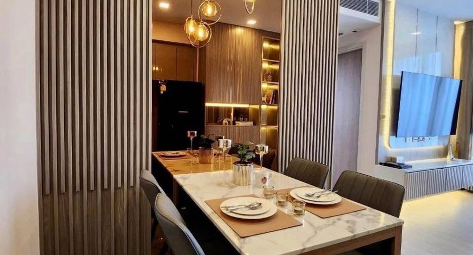 Condo en alquiler de 2 habitaciones en Huai Khwang, Bangkok