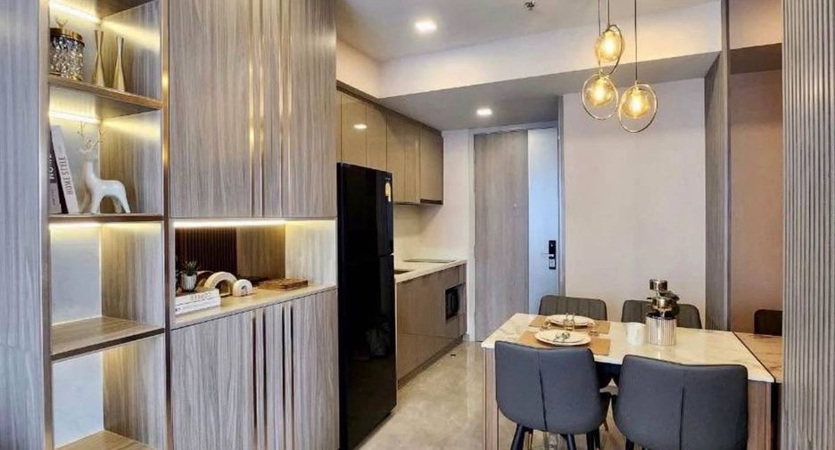 Condo en alquiler de 2 habitaciones en Huai Khwang, Bangkok