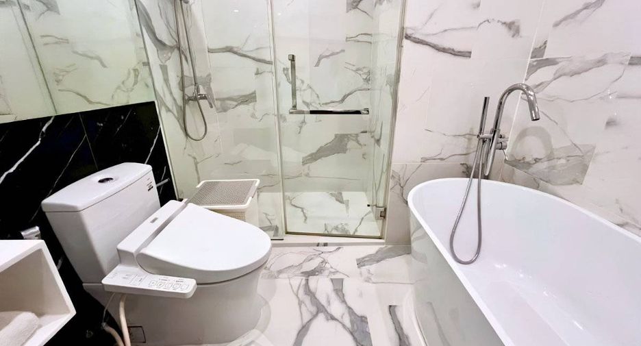 For rent 1 bed condo in Khlong Toei, Bangkok