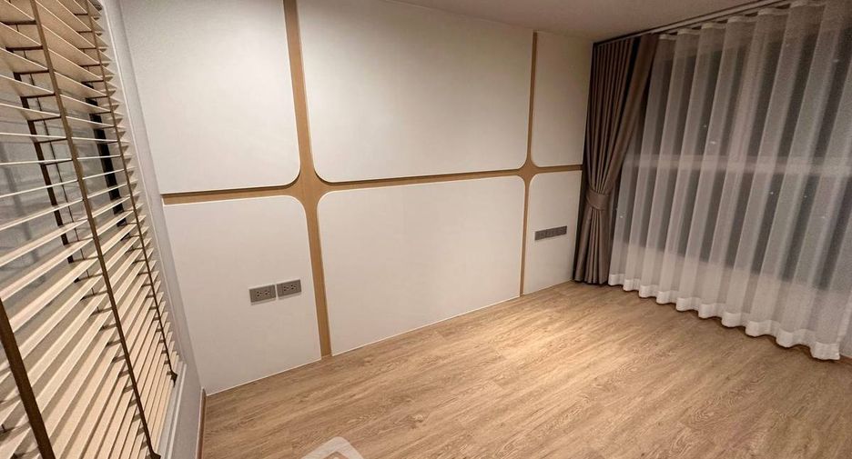 For rent 2 bedrooms condo in Bang Rak, Bangkok