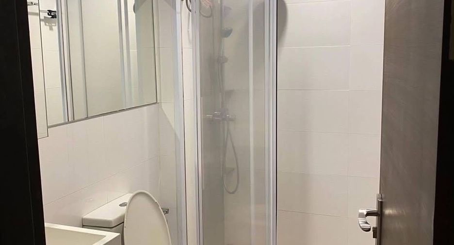 Condo en alquiler de 2 habitaciones en Huai Khwang, Bangkok