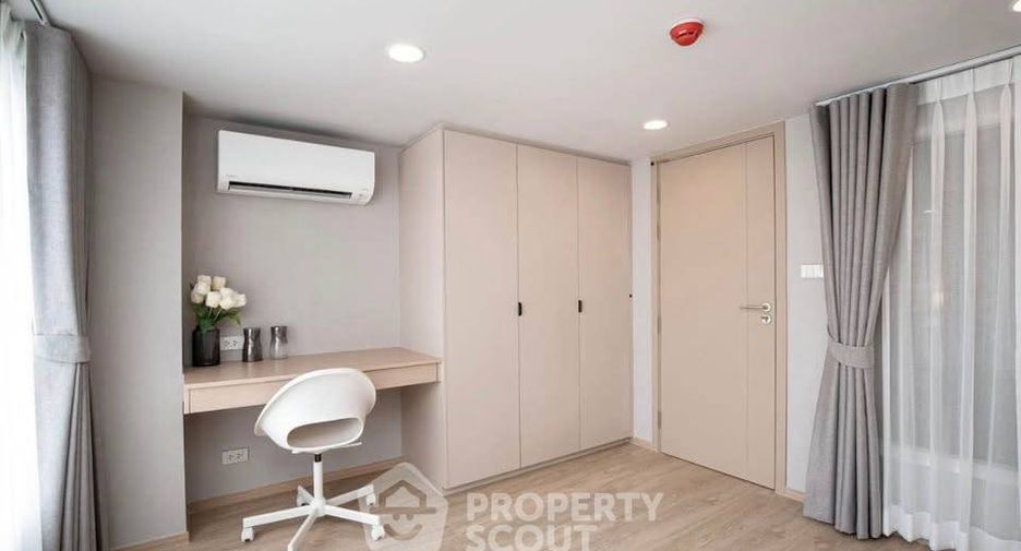 For rent 2 bedrooms condo in Bang Rak, Bangkok
