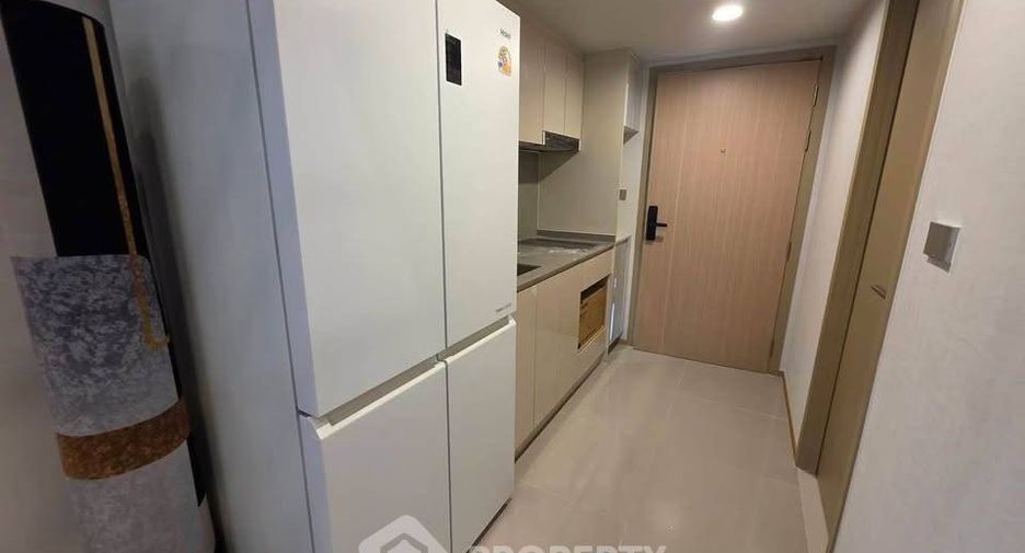 For rent 2 bedrooms condo in Bang Rak, Bangkok