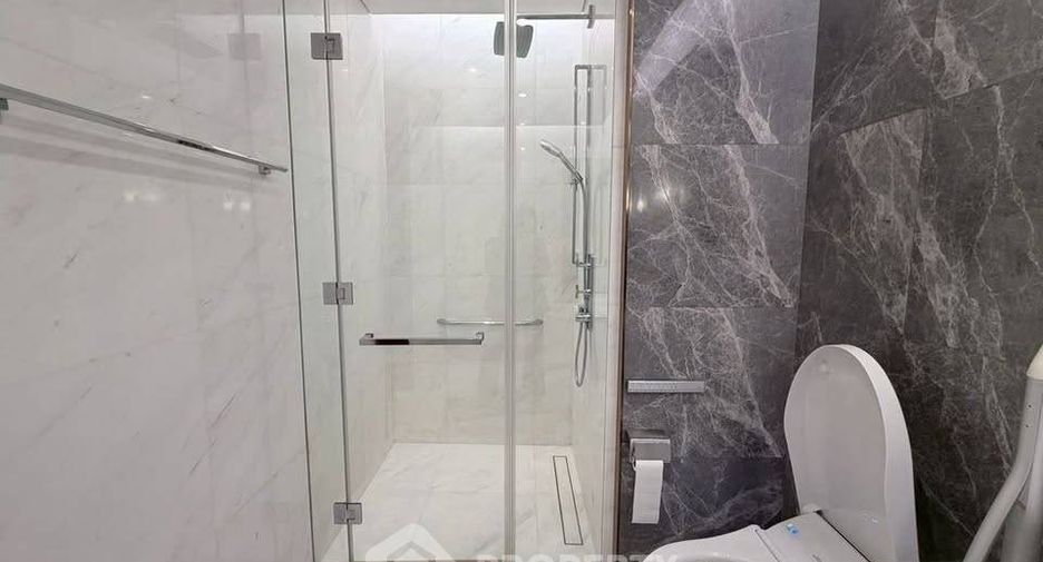 For rent 1 bed condo in Pathum Wan, Bangkok