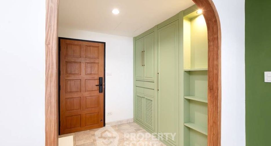 For rent 3 bedrooms condo in Watthana, Bangkok