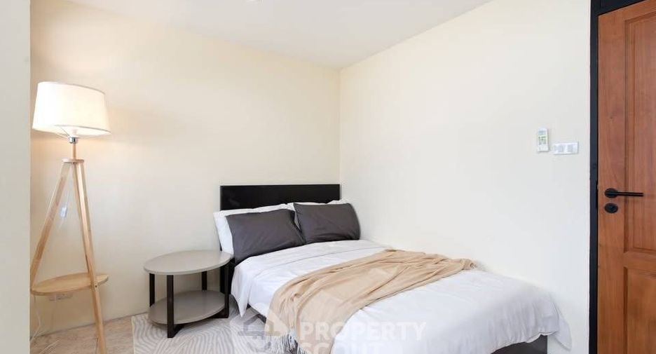 For rent 3 bedrooms condo in Watthana, Bangkok