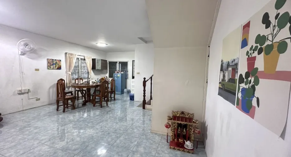 Casa adosada en venta de 3 habitaciones en Prawet, Bangkok