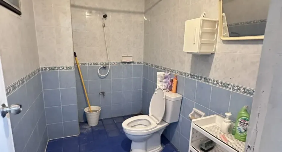 Casa adosada en venta de 3 habitaciones en Prawet, Bangkok