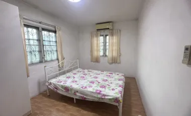 Casa adosada en venta de 3 habitaciones en Prawet, Bangkok