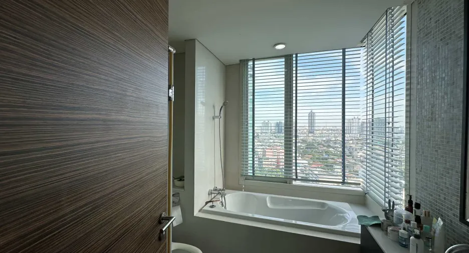 Condo en venta de 3 habitaciones en Bang Kho Laem, Bangkok