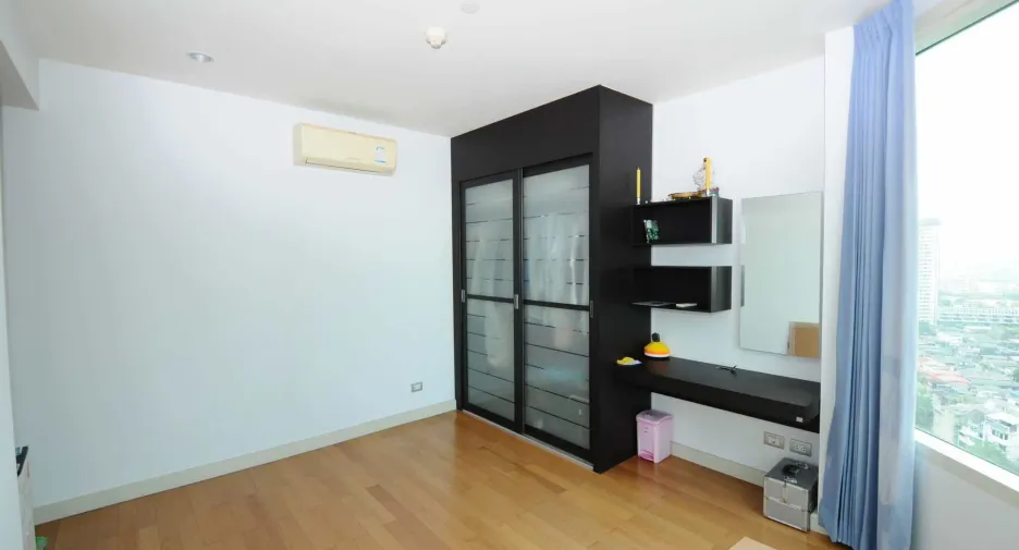 Condo en venta de 3 habitaciones en Bang Kho Laem, Bangkok