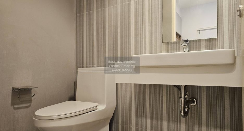 For rent 3 bedrooms townhouse in Bang Phli, Samut Prakan