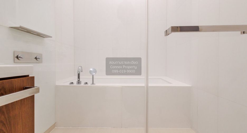 For rent 2 bedrooms condo in Pathum Wan, Bangkok