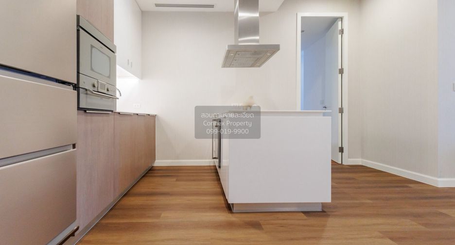 For rent 2 bedrooms condo in Pathum Wan, Bangkok