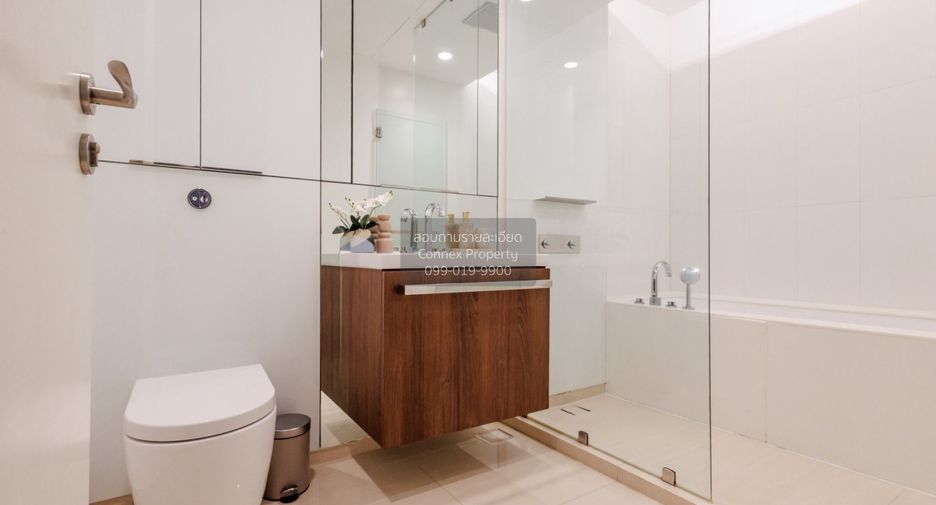 For rent 2 bedrooms condo in Pathum Wan, Bangkok