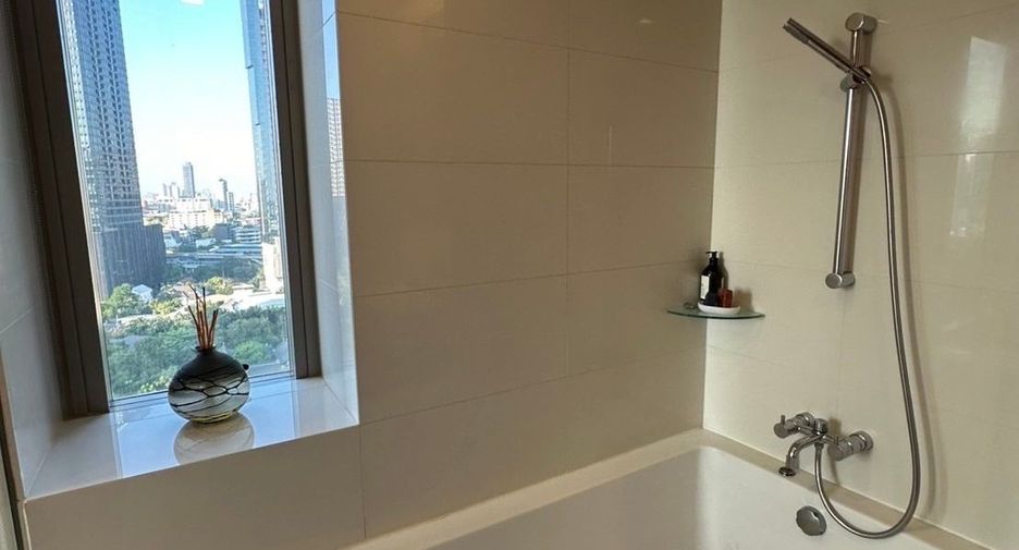 Condo en alquiler de 2 habitaciones en Khlong Toei, Bangkok