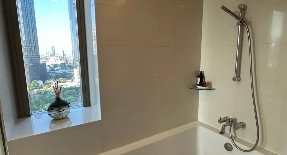 À louer 2 chambres condo à Khlong Toei, Bangkok
