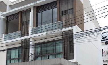For rent 3 bedrooms townhouse in Khan Na Yao, Bangkok