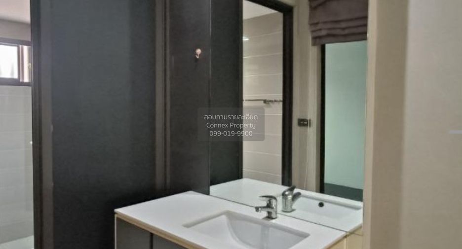 For rent 3 bedrooms townhouse in Khan Na Yao, Bangkok