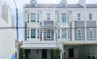 Reihenhaus zur Miete mit 3 Zimmer in Bang Kapi, Bangkok