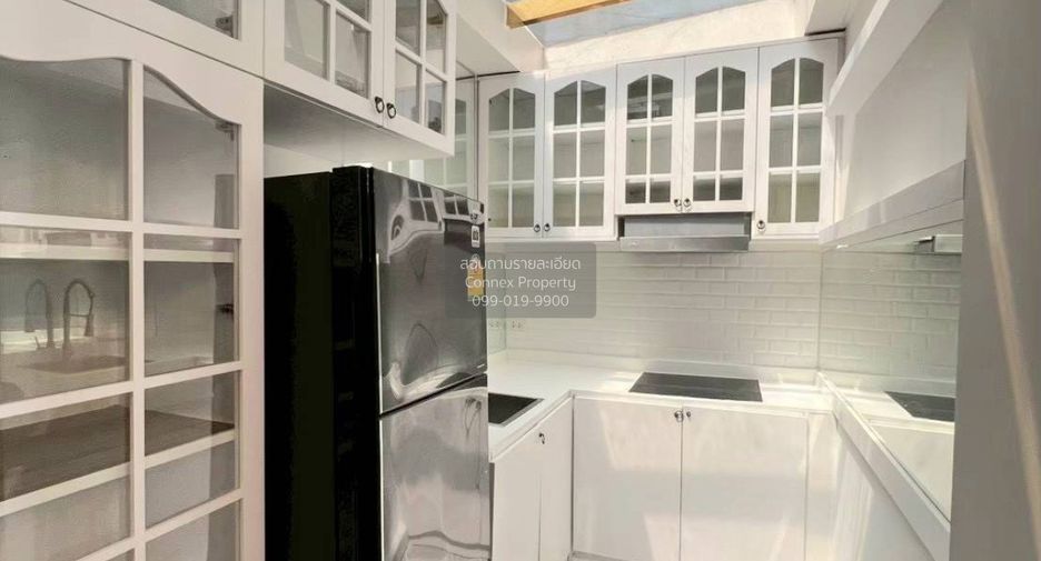 Reihenhaus zur Miete mit 3 Zimmer in Bang Kapi, Bangkok