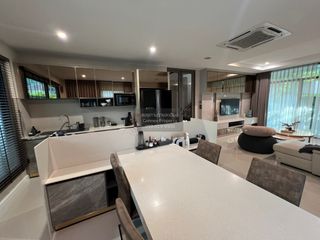 Casa en alquiler de 3 habitaciones en Prawet, Bangkok