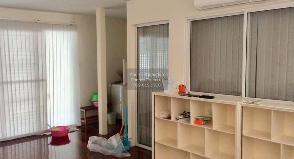 Casa adosada en alquiler de 6 habitaciones en Bang Sue, Bangkok