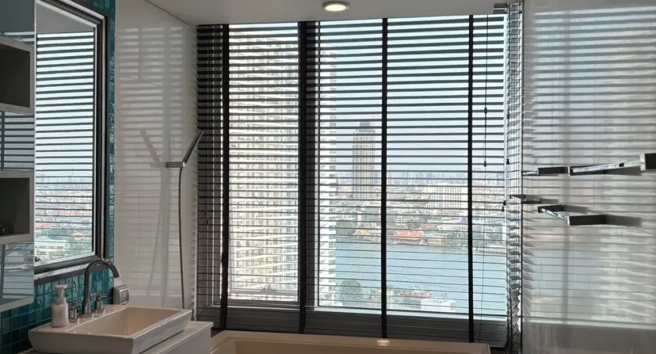 Condo en alquiler de 3 habitaciones en Bang Kho Laem, Bangkok
