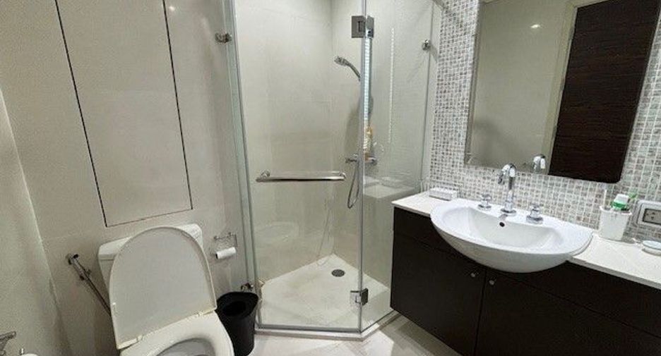 Condo en alquiler de 2 habitaciones en Bang Kho Laem, Bangkok
