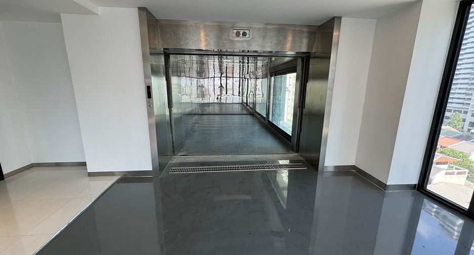 Wohnung zum Kauf mit 3 Zimmer in Watthana, Bangkok