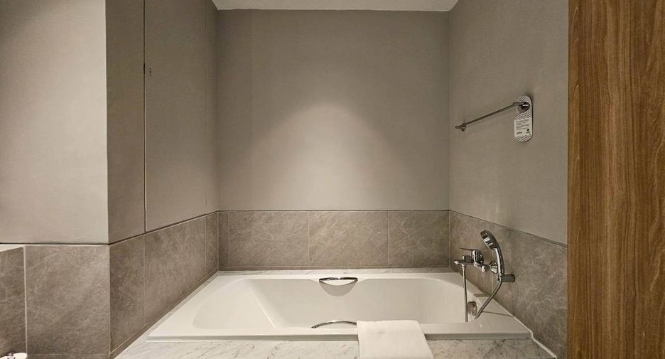 For rent 1 bed condo in Phra Khanong, Bangkok
