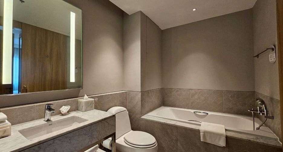 For rent 1 bed condo in Phra Khanong, Bangkok