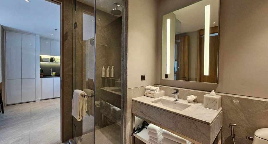 For rent 1 bed condo in Phra Khanong, Bangkok