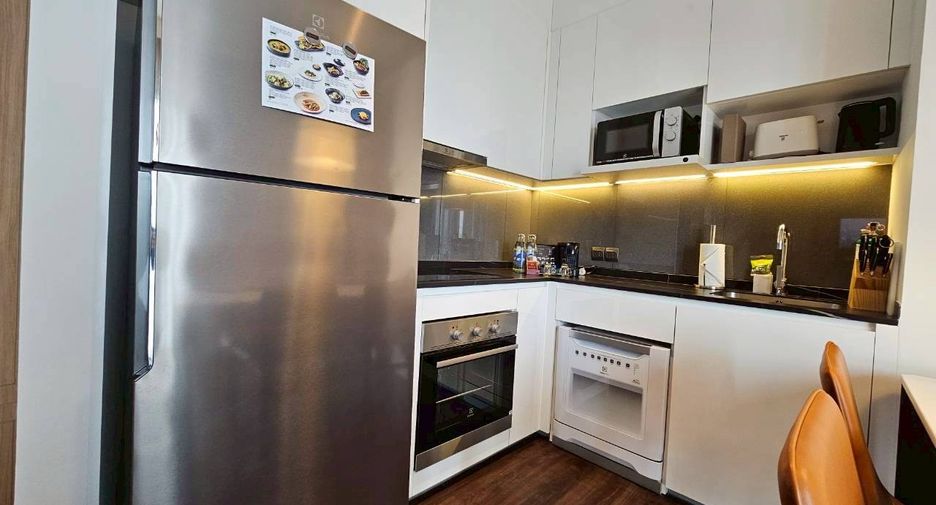 Condo en alquiler de 1 habitaciones en Phra Khanong, Bangkok