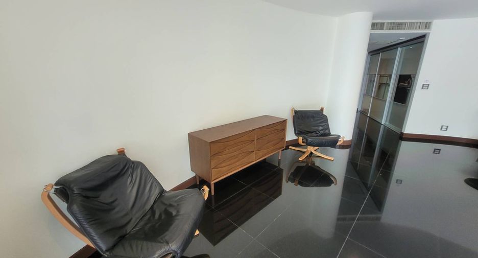 For rent 3 ベッドルーム condo in Watthana, Bangkok