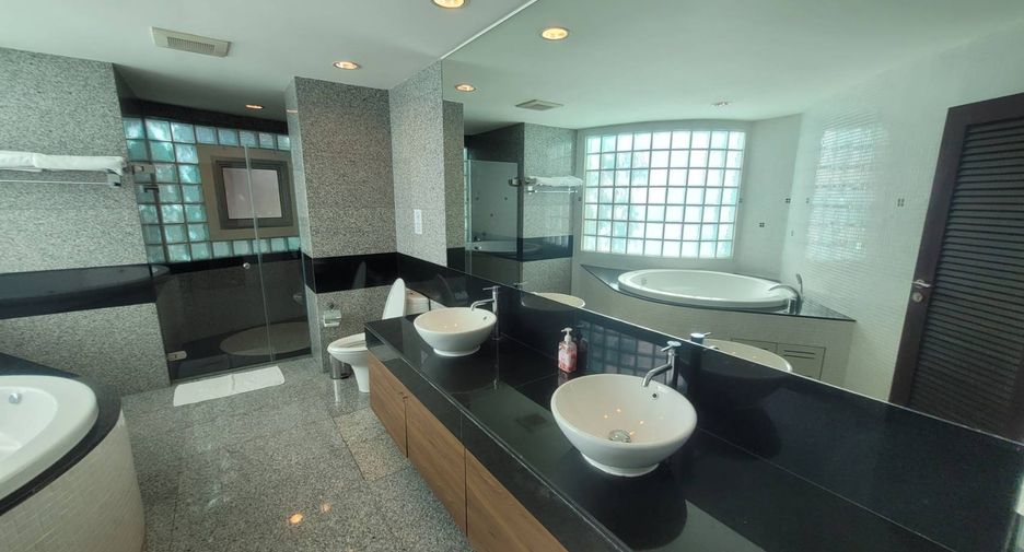 For rent 3 ベッドルーム condo in Watthana, Bangkok