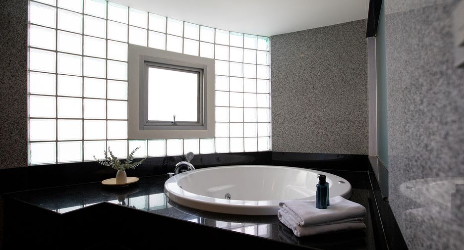 For rent 3 ベッドルーム condo in Watthana, Bangkok