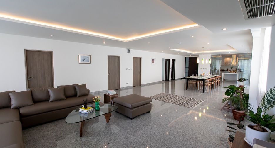 For rent 3 ベッドルーム condo in Watthana, Bangkok