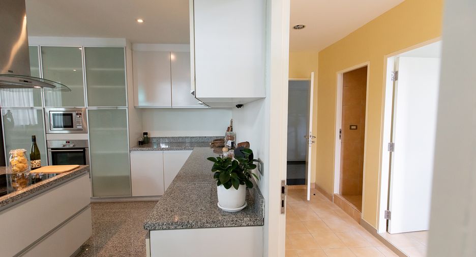 For rent 3 ベッドルーム condo in Watthana, Bangkok