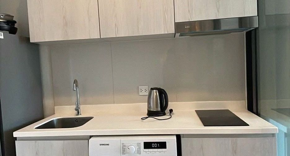 For rent studio condo in Pathum Wan, Bangkok