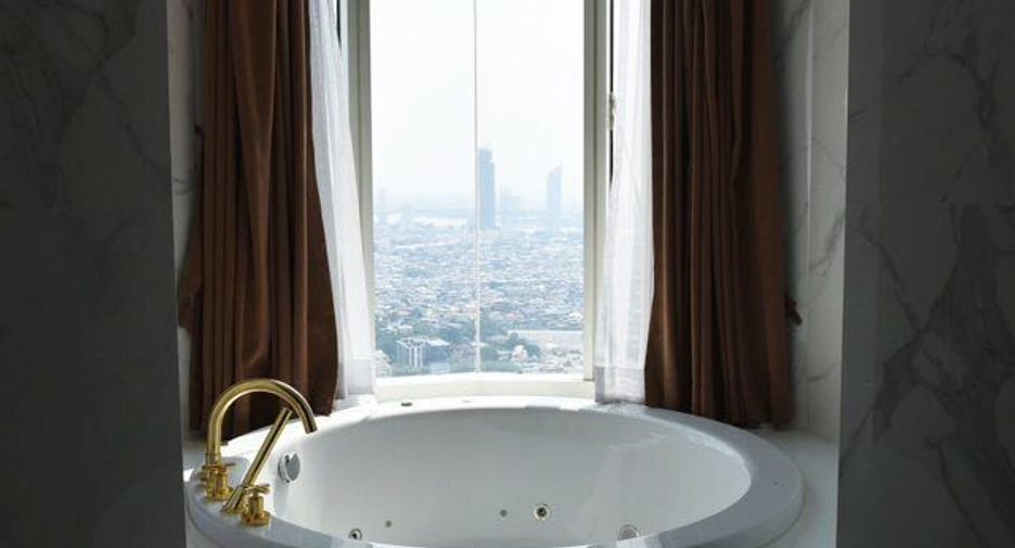 Condo en venta de 4 habitaciones en Bang Kho Laem, Bangkok