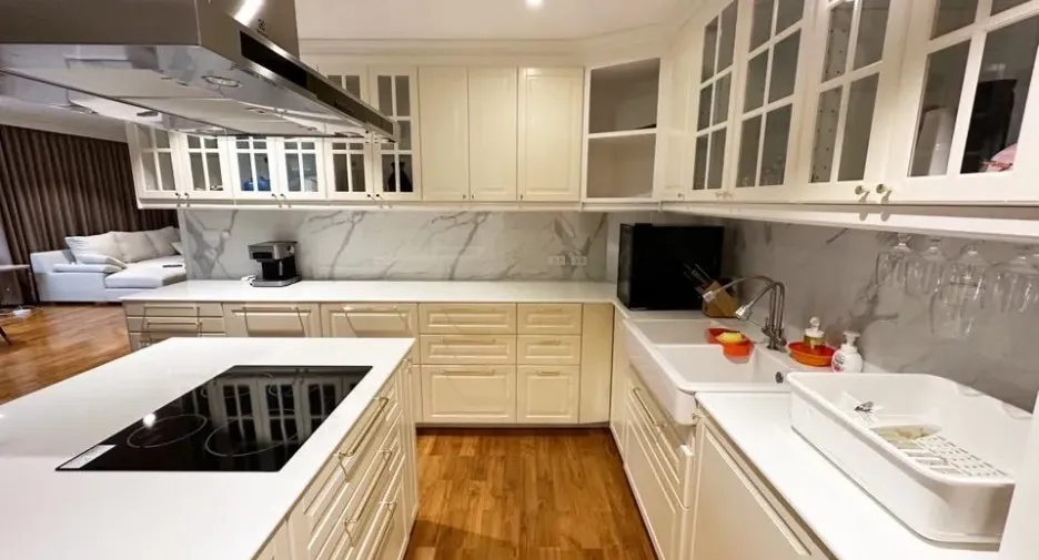 Condo en venta de 4 habitaciones en Bang Kho Laem, Bangkok